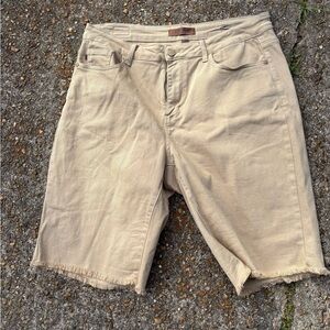 Judy Blue Summer Vibes Khaki Mid-Rise Bermuda Shorts Women's Size 2XL Raw Hem